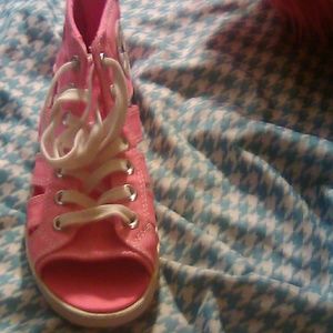 Converse sandles